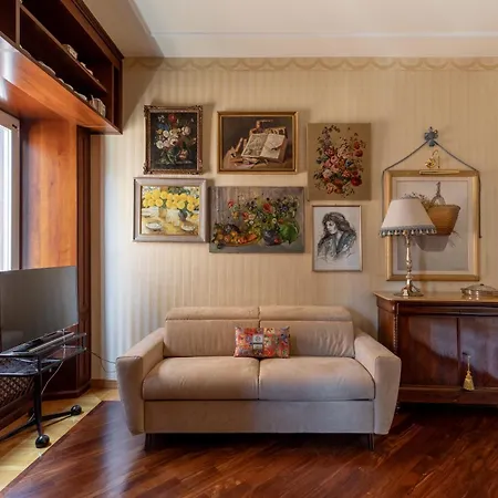 Iflat Classic Style In The Center Of